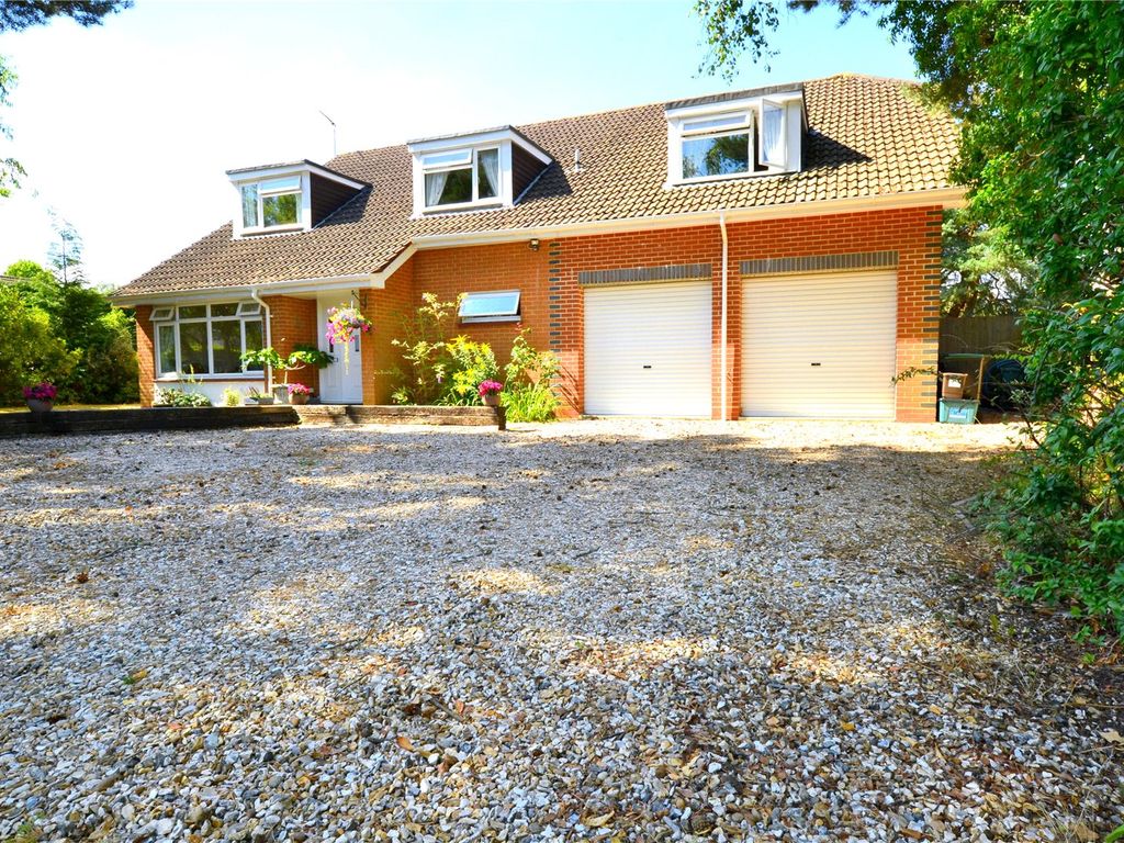 5 bed detached house for sale in Lions Lane, Ashley Heath, Ringwood BH24, £800,000