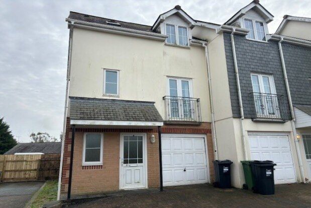 3 bed property to rent in Grampound Road, Truro TR2, £950 pcm