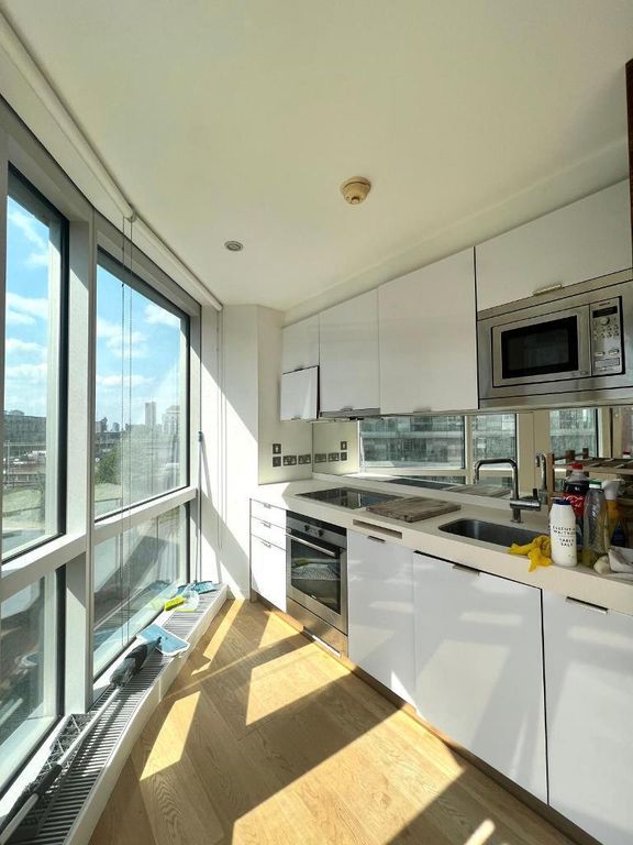 1 bed flat for sale in Ontario Tower, 4 Fairmont Avenue, Blackwall, Canary Wharf, Poplar, London E14, £375,000