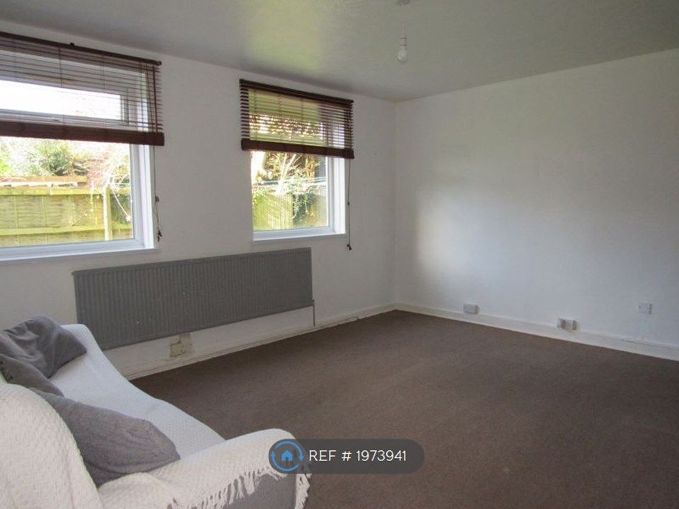 2 bed flat to rent in Fairwood Road, Cardiff CF5, £950 pcm