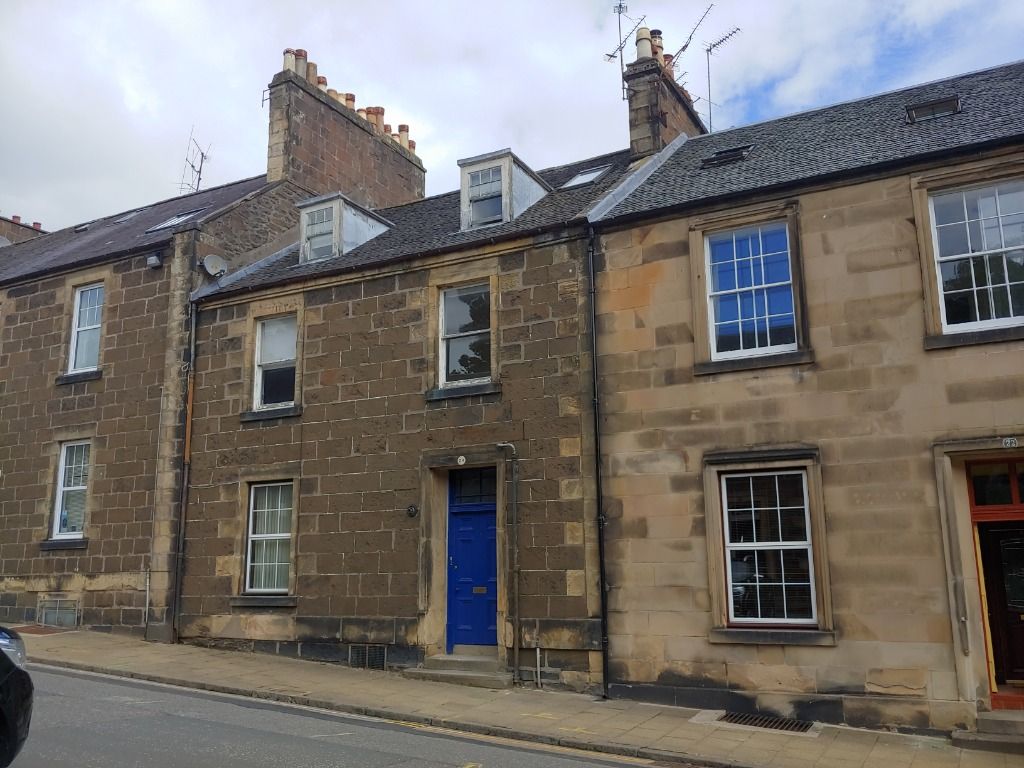 5 bed flat to rent in Queen Street, Stirling Town, Stirling FK8, £2,415 pcm
