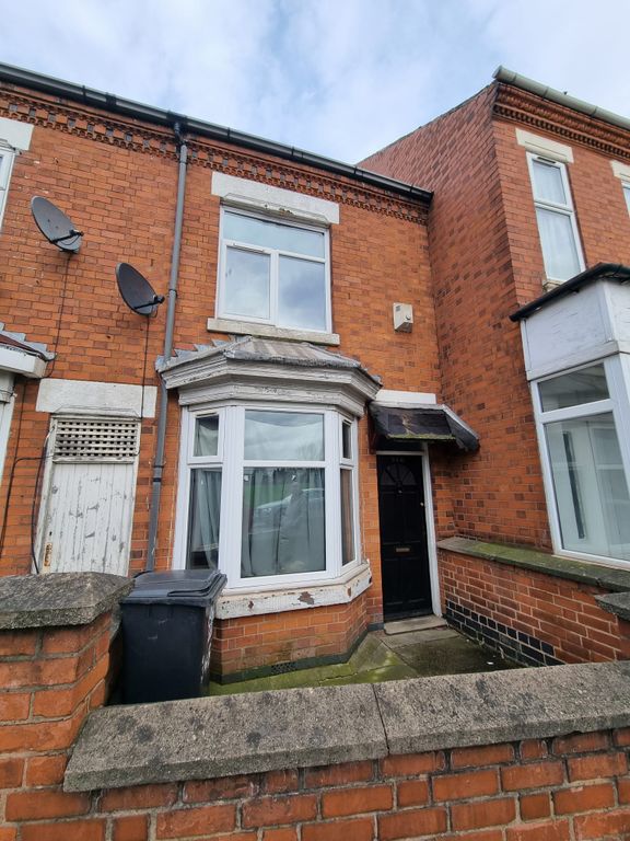 3 bed terraced house to rent in Gipsy Lane, Leicester LE4, £1,100 pcm