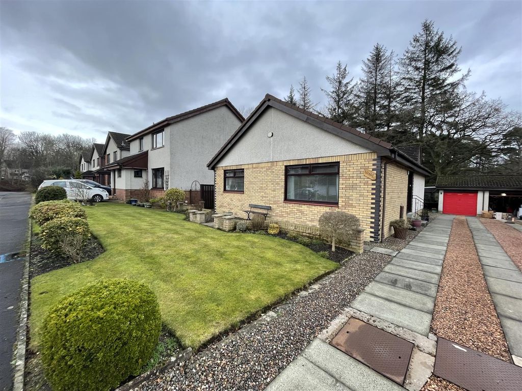 3 bed detached bungalow for sale in Tofthill, Markinch, Glenrothes KY7, £240,000