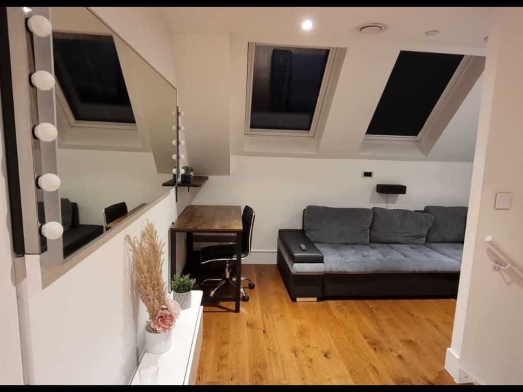 1 bed flat for sale in Acton Town Hall Apartments, Winchester Street, London W3, £460,000