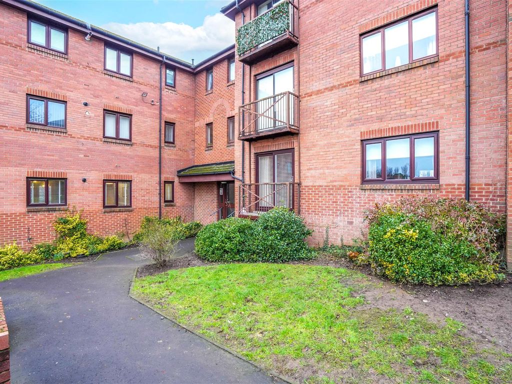 2 bed flat for sale in The Mount, Motherwell ML1, £114,995