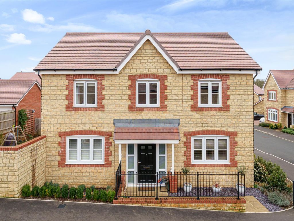 4 bed property for sale in Hanover View, Milborne Port, Sherborne DT9, £465,000