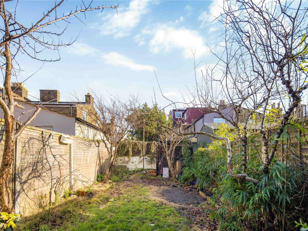3 bed terraced house for sale in Daubeney Road, Homerton, London E5, £975,000