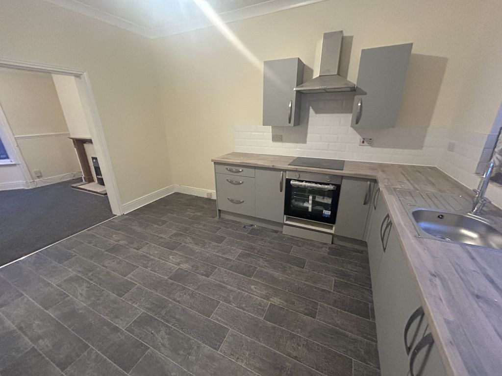 2 bed terraced house to rent in Shildon, County Durham DL4, £425 pcm