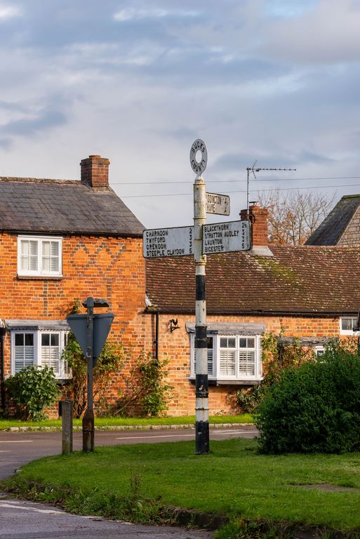 New home, 4 bed detached house for sale in Buttercup House, Meadow View, Charndon OX27, £620,000