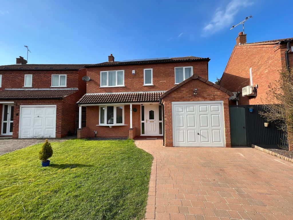 4 bed detached house for sale in Edingale Road, Coventry CV2, £360,000