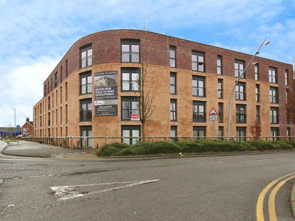 2 bed flat for sale in Station Road, Corby NN17, £185,000
