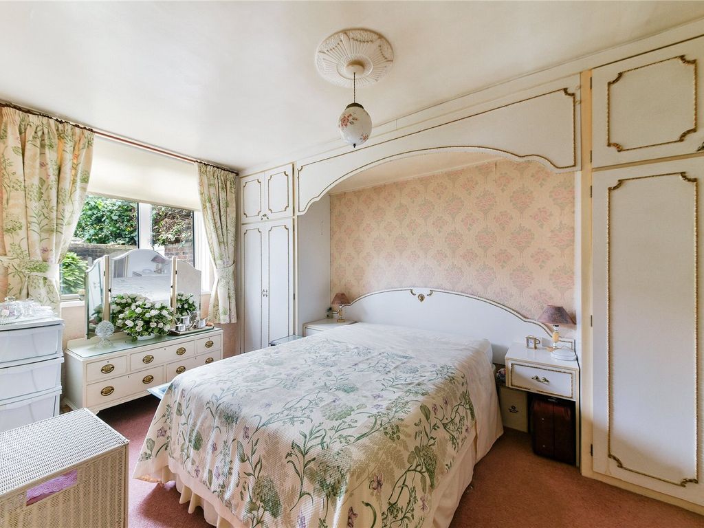 3 bed bungalow for sale in Beanacre Close, Osborne Road, London E9, £650,000