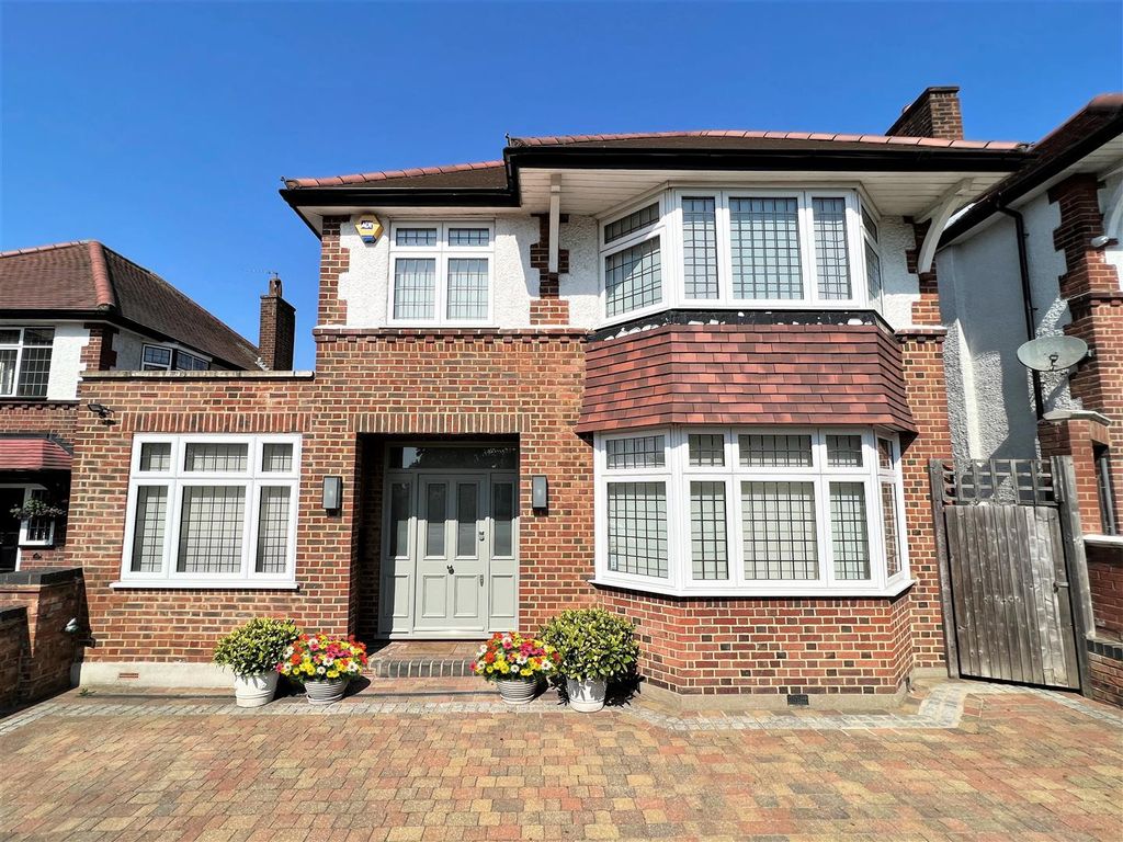5 bed detached house for sale in Powys Lane, Southgate N14, £1,899,995