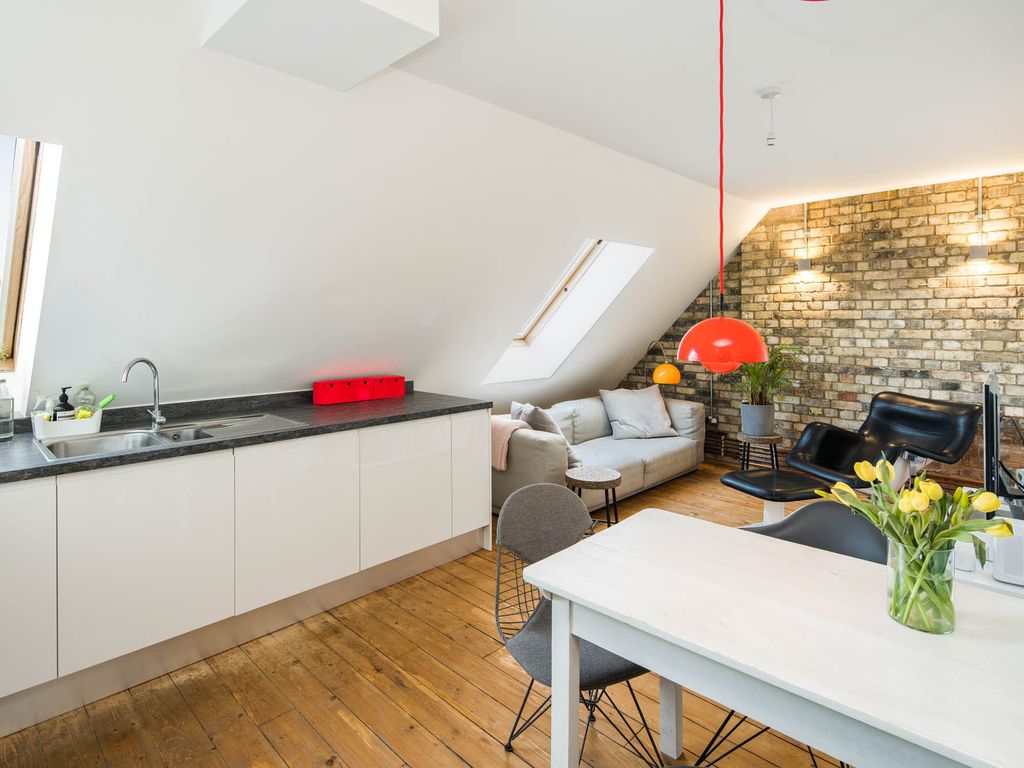 2 bed flat to rent in Underwood Street, London N1, £3,000 pcm