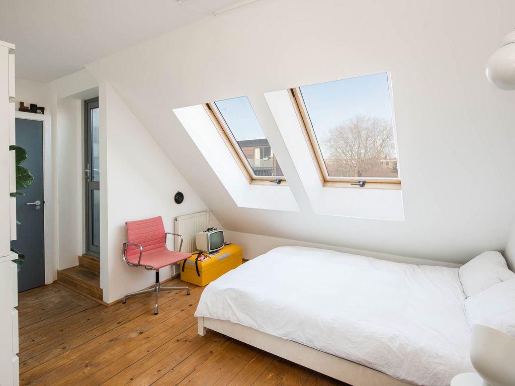 2 bed flat to rent in Underwood Street, London N1, £3,000 pcm