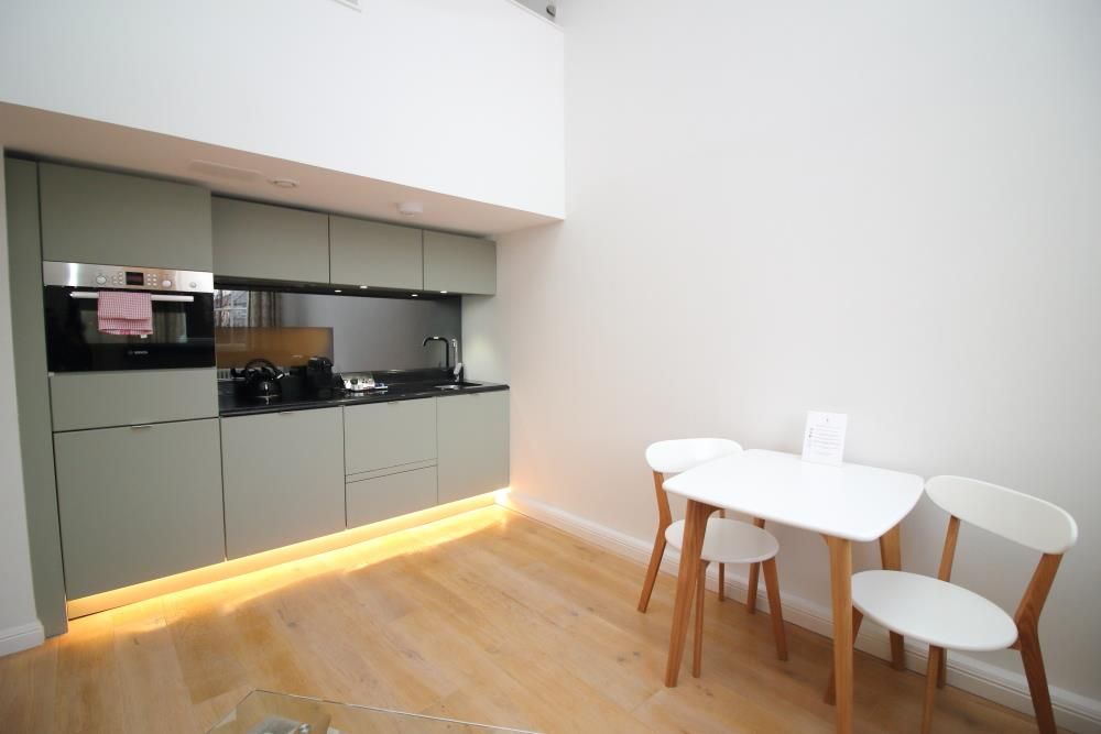 1 bed flat to rent in Flat 13, 154 Mcdonald Road, Edinburgh EH7, £1,470 pcm