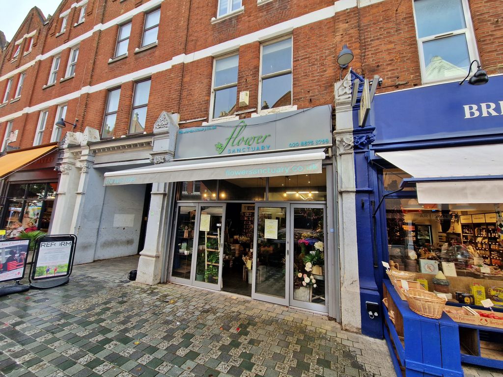Retail premises to let in Hildreth Street, London SW12, £32,500 pa
