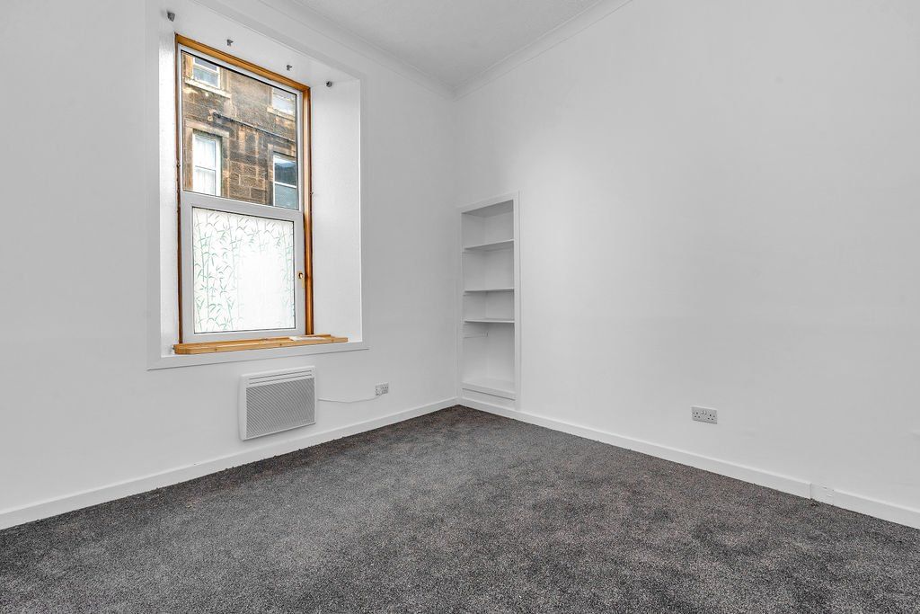 1 bed flat for sale in Lindsay Road, Leith, Edinburgh EH6, £135,000