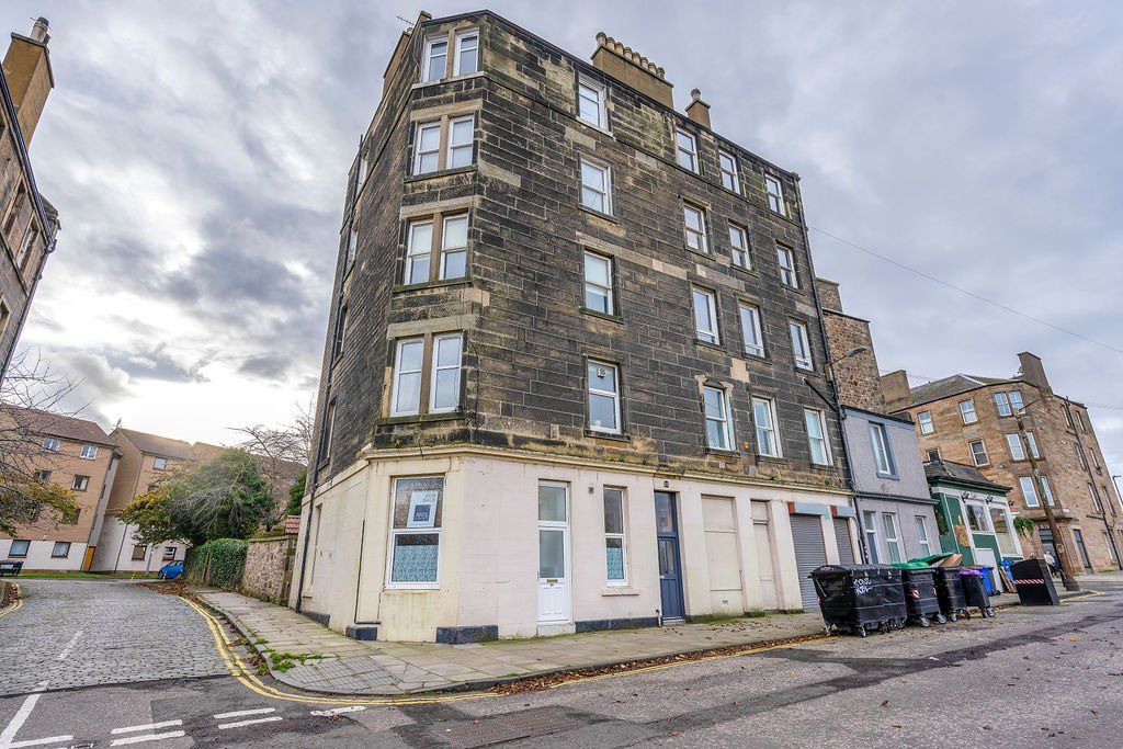 1 bed flat for sale in Lindsay Road, Leith, Edinburgh EH6, £135,000