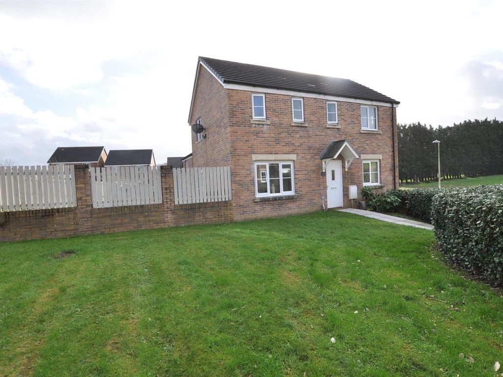 3 bed property for sale in Maes Pedr, Carmarthen SA31, £289,500