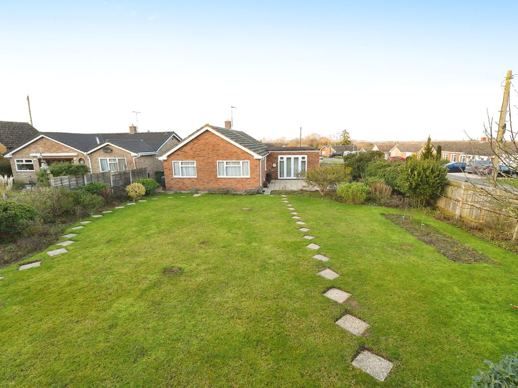 2 bed bungalow for sale in Summerdale, Althorne, Chelmsford CM3, £375,000