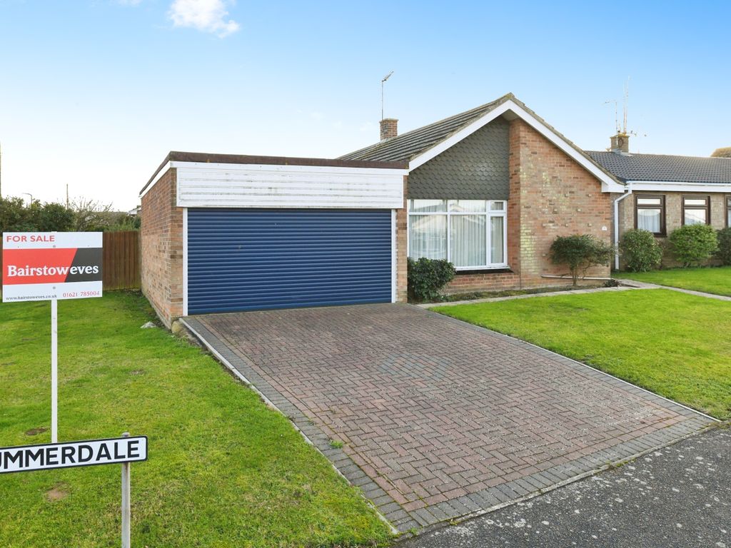2 bed bungalow for sale in Summerdale, Althorne, Chelmsford CM3, £375,000