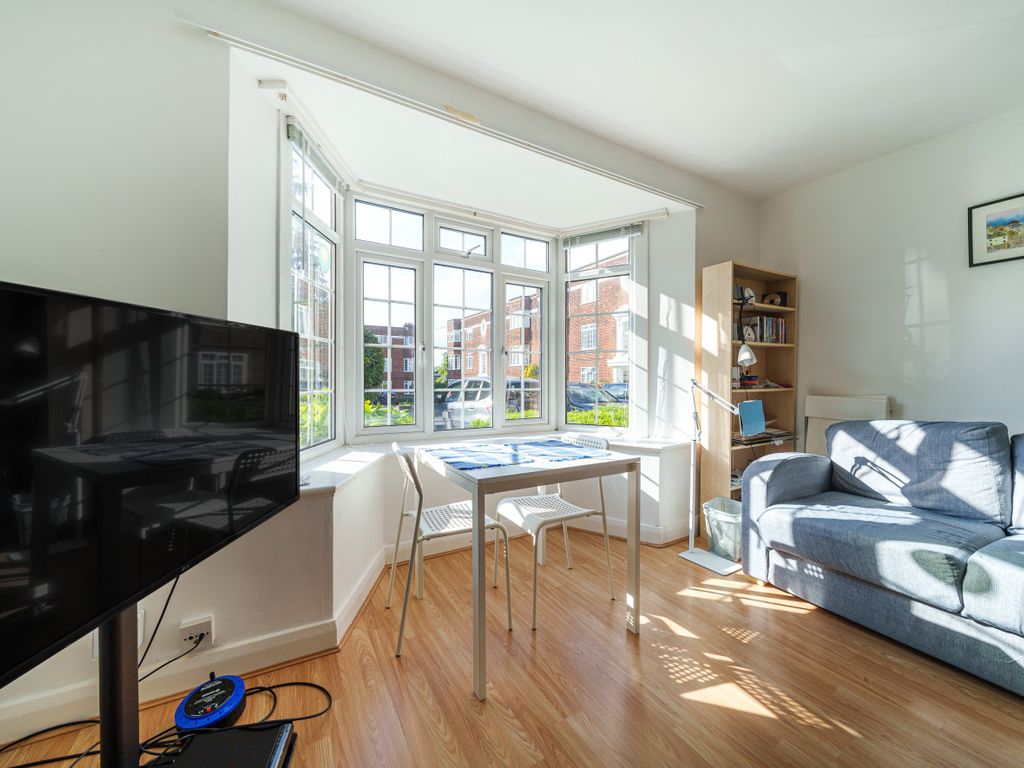 2 bed flat for sale in Finchley Court Ballards Lane, Finchley N3, £460,000