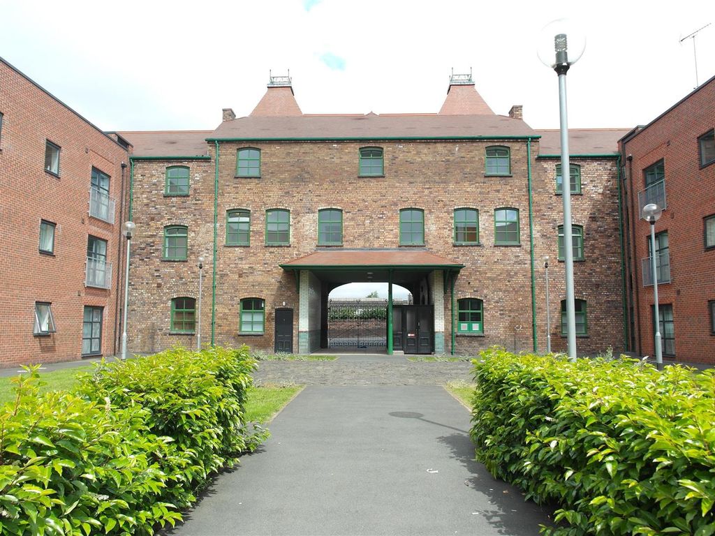 2 bed flat to rent in Hartley Court, Cliffe Vale, Stoke On Trent ST4, £675 pcm
