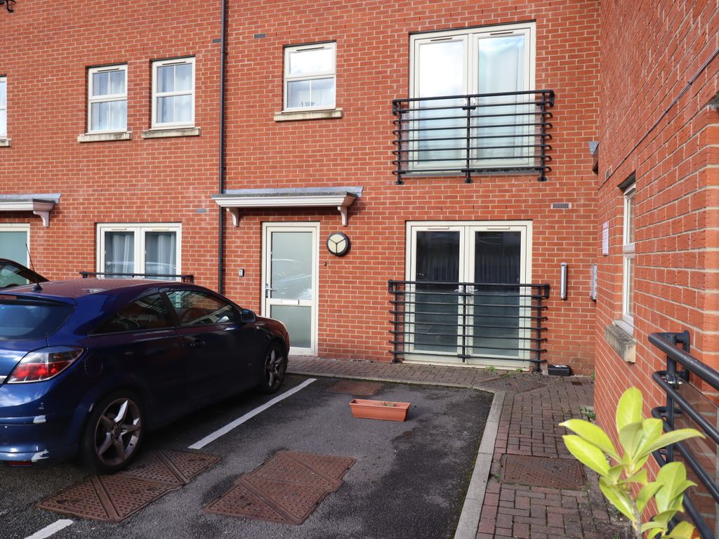 2 bed flat for sale in Wesleyan Court, Lincoln LN2, £124,950