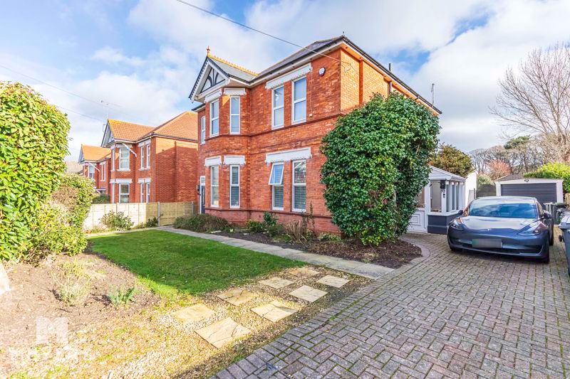 3 bed flat for sale in Irving Road, Southbourne BH6, £400,000