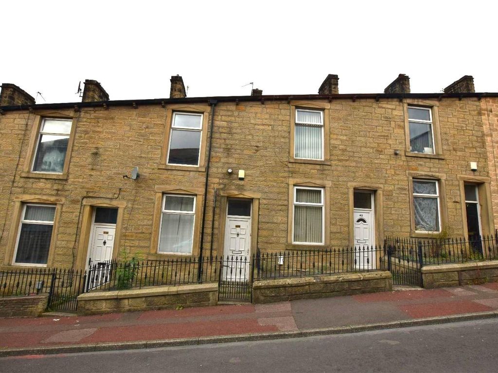 2 bed terraced house to rent in Walton Street, Colne BB8, £525 pcm