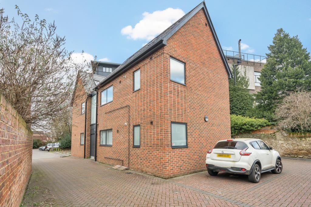 2 bed flat for sale in Abingdon, Oxfordshire OX14, £290,000