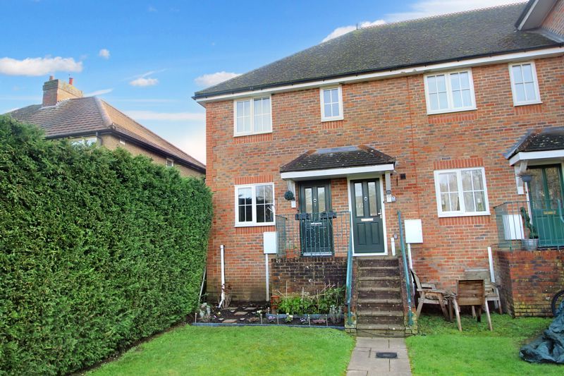 1 bed flat for sale in Gallows Lane, High Wycombe HP12, £185,000