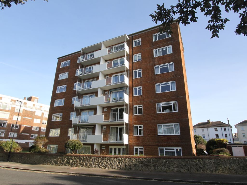 3 bed flat for sale in Blackwater Road, Eastbourne BN21, £309,950