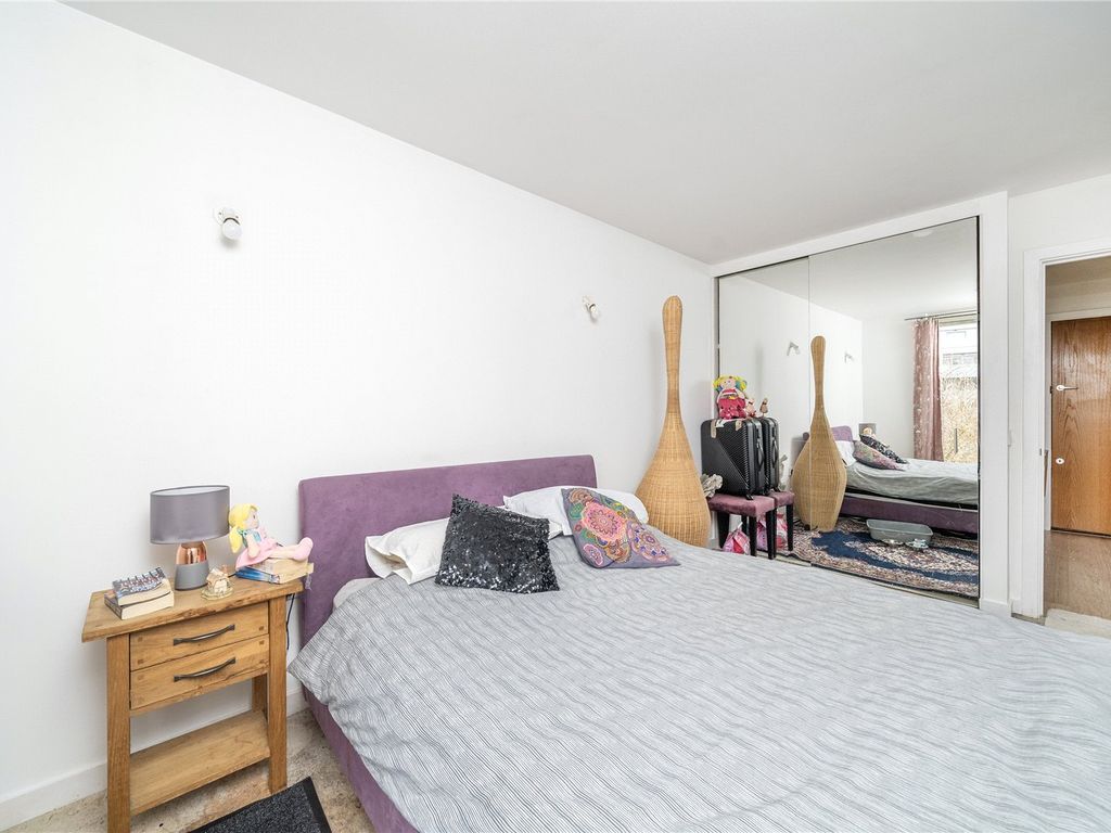 1 bed flat for sale in New River Avenue, London N8, £360,000