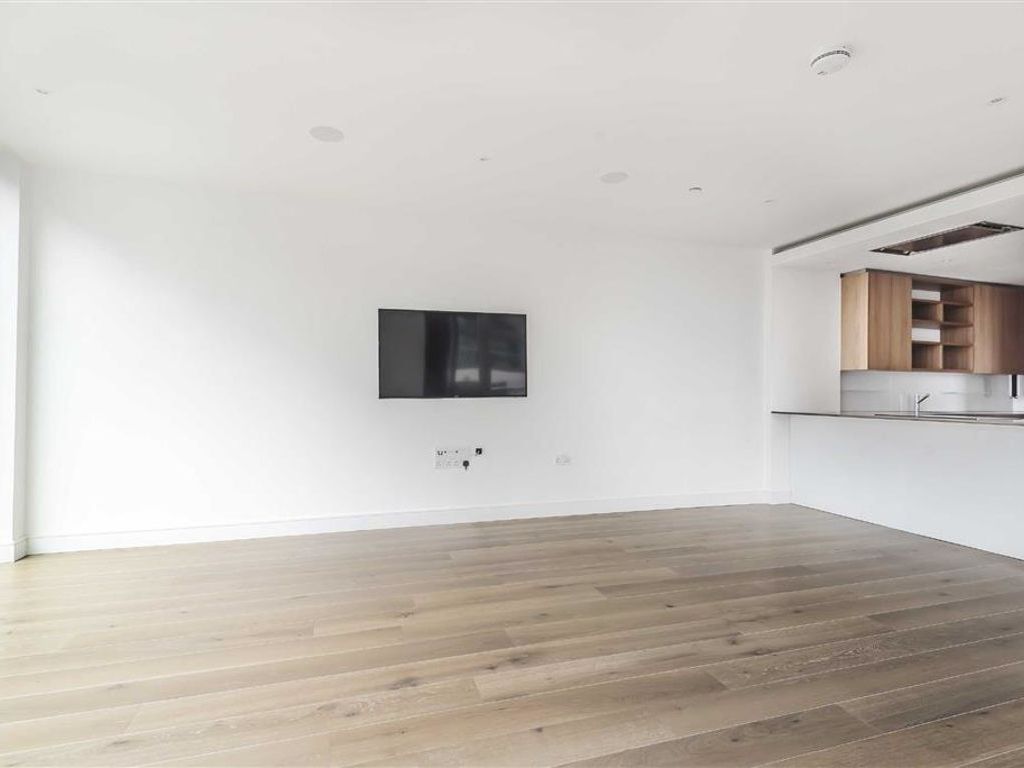 3 bed flat to rent in Juniper Drive, London SW18, £4,346 pcm