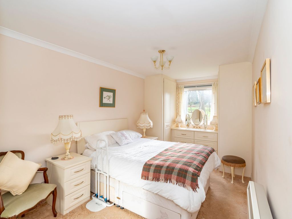 2 bed flat for sale in Barnton Avenue West, Barnton, Edinburgh EH4, £210,000