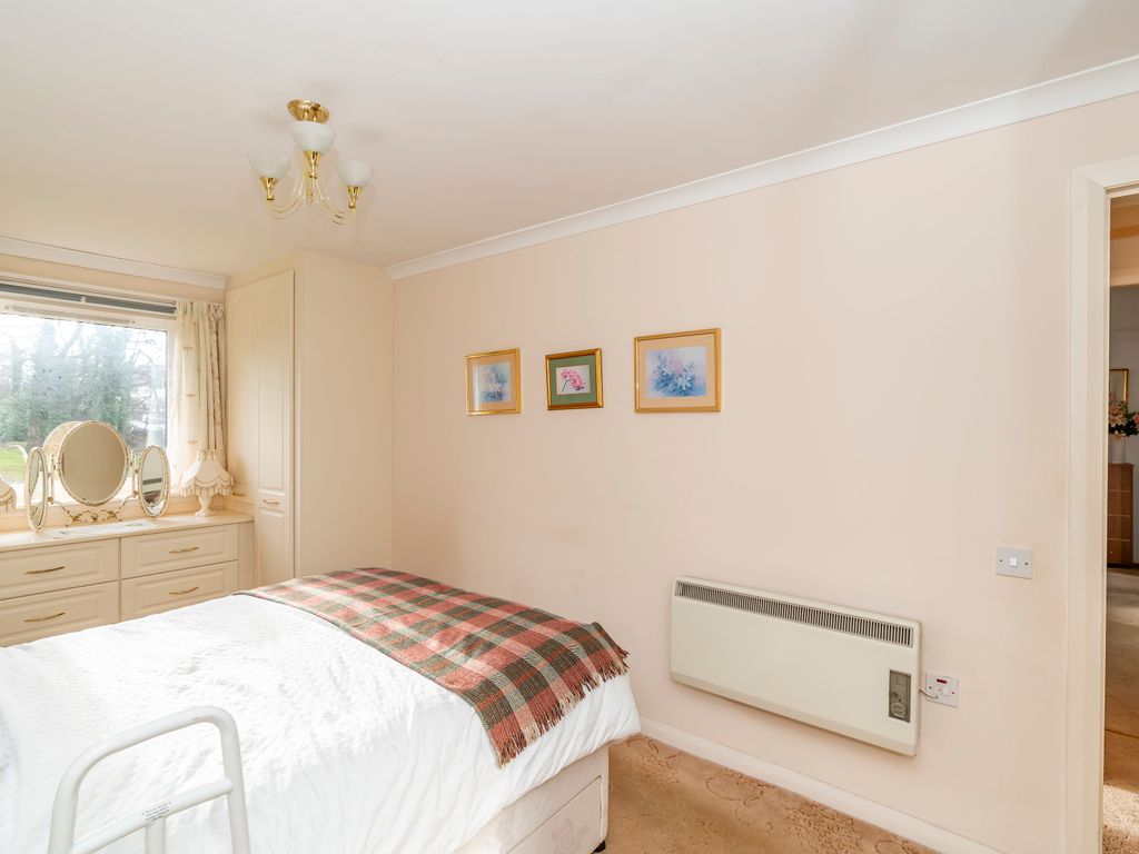 2 bed flat for sale in Barnton Avenue West, Barnton, Edinburgh EH4, £210,000