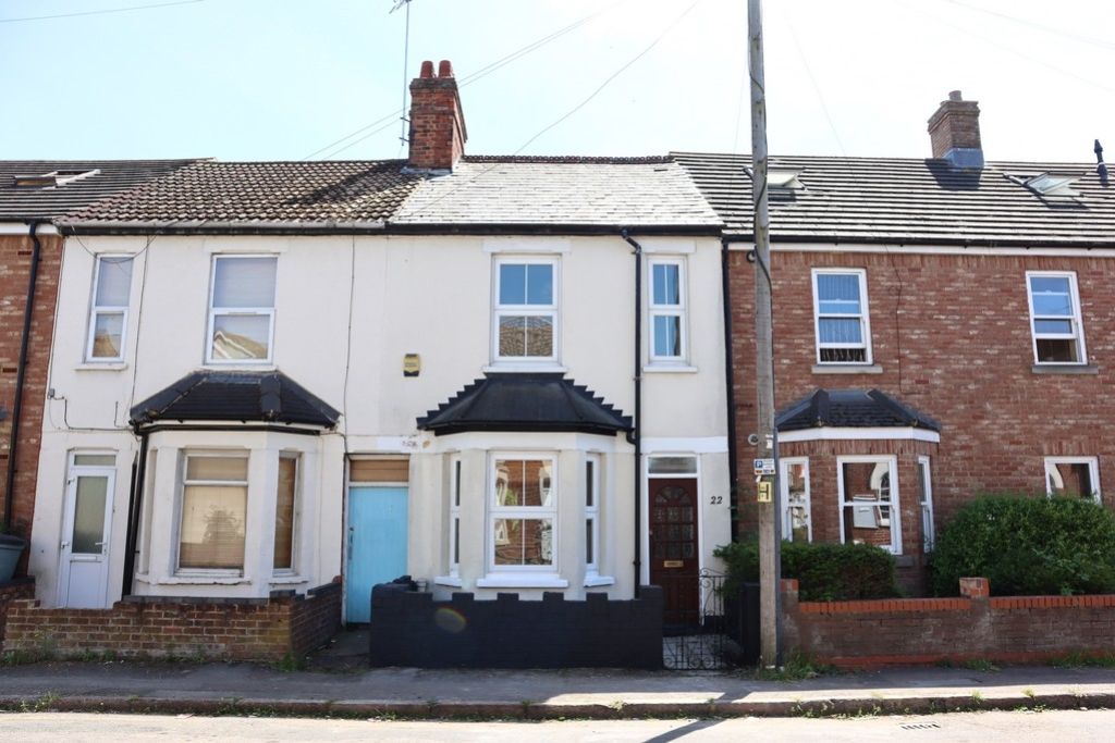 3 bed terraced house for sale in George Street, Bletchley, Milton Keynes, Buckinghamshire MK2, £285,000