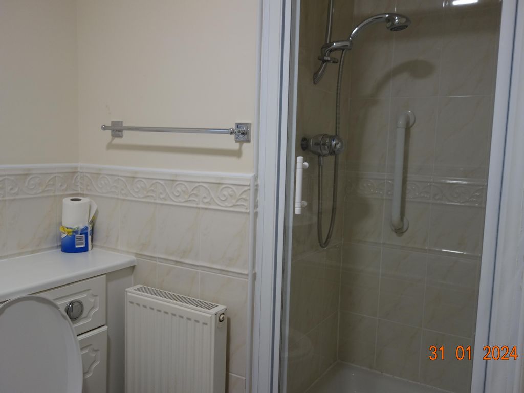 2 bed flat to rent in South Vennel, Lanark ML11, £600 pcm