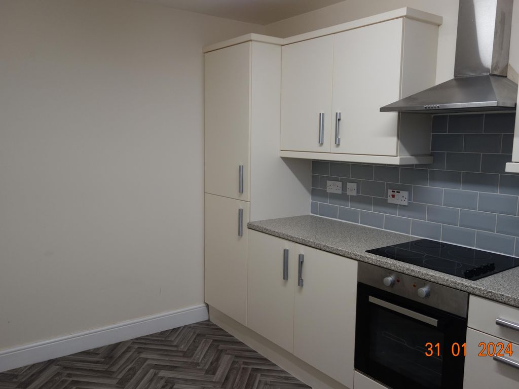 2 bed flat to rent in South Vennel, Lanark ML11, £600 pcm