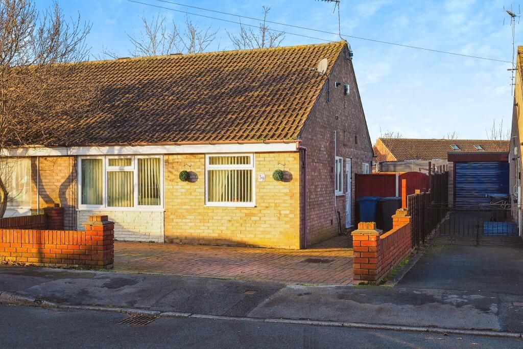 2 bed bungalow for sale in Beverleys Avenue, Whatton, Nottingham NG13, £195,000