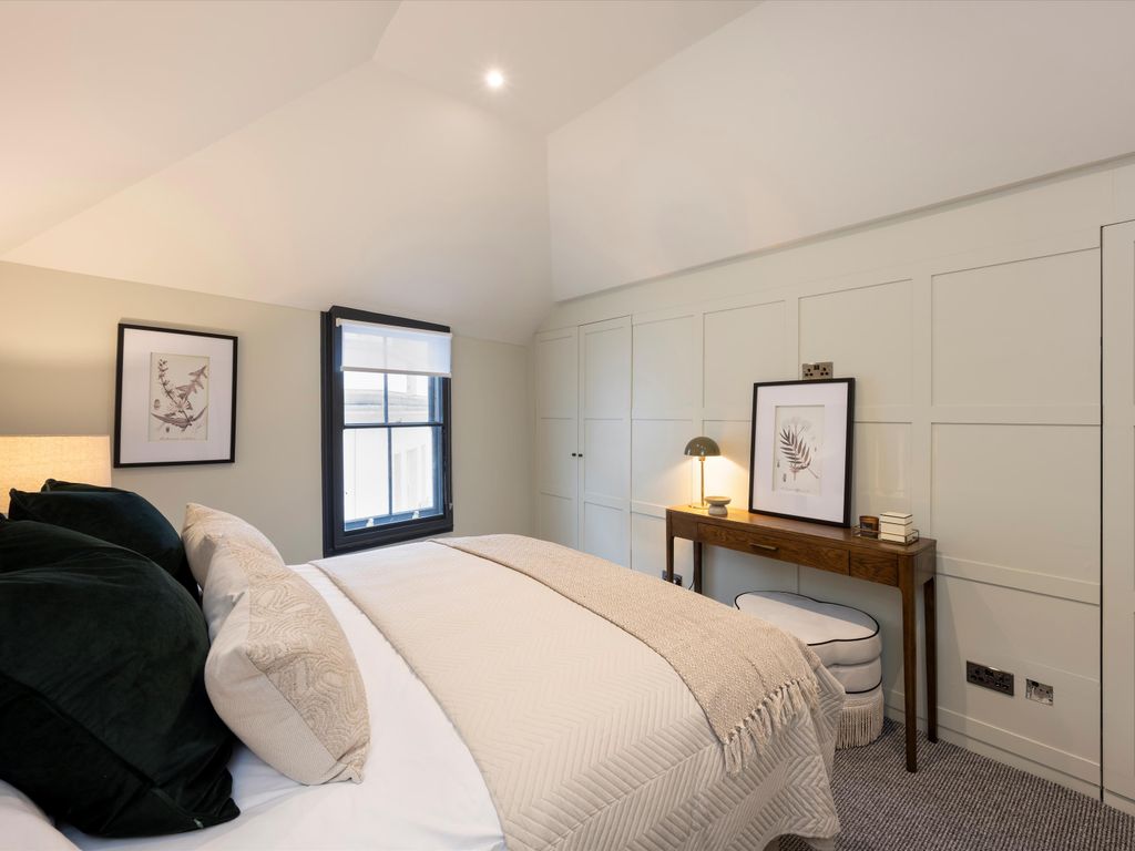 2 bed flat for sale in Avery Row, London W1K, £1,995,500