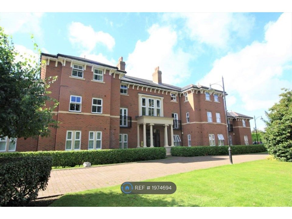 2 bed flat to rent in The Beeches, Upton, Chester CH2, £1,300 pcm