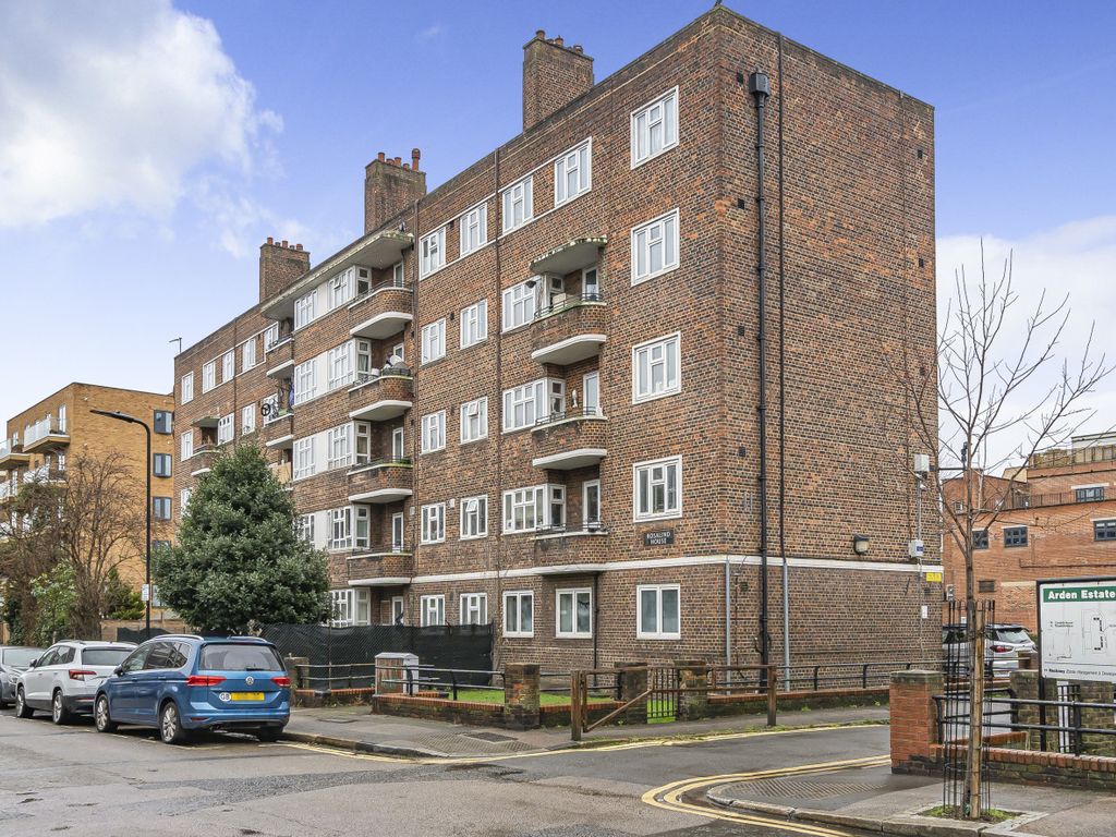 2 bed flat for sale in Arden Estate, Hoxton, London N1, £500,000