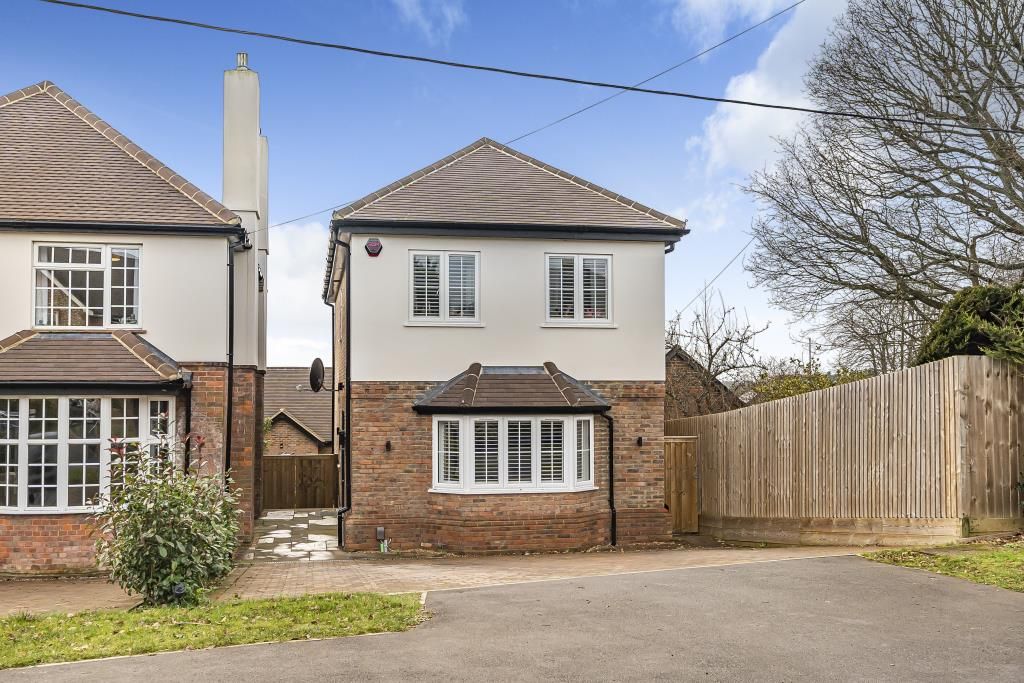 3 bed detached house for sale in Chesham, Buckinghamshire HP5, £725,000
