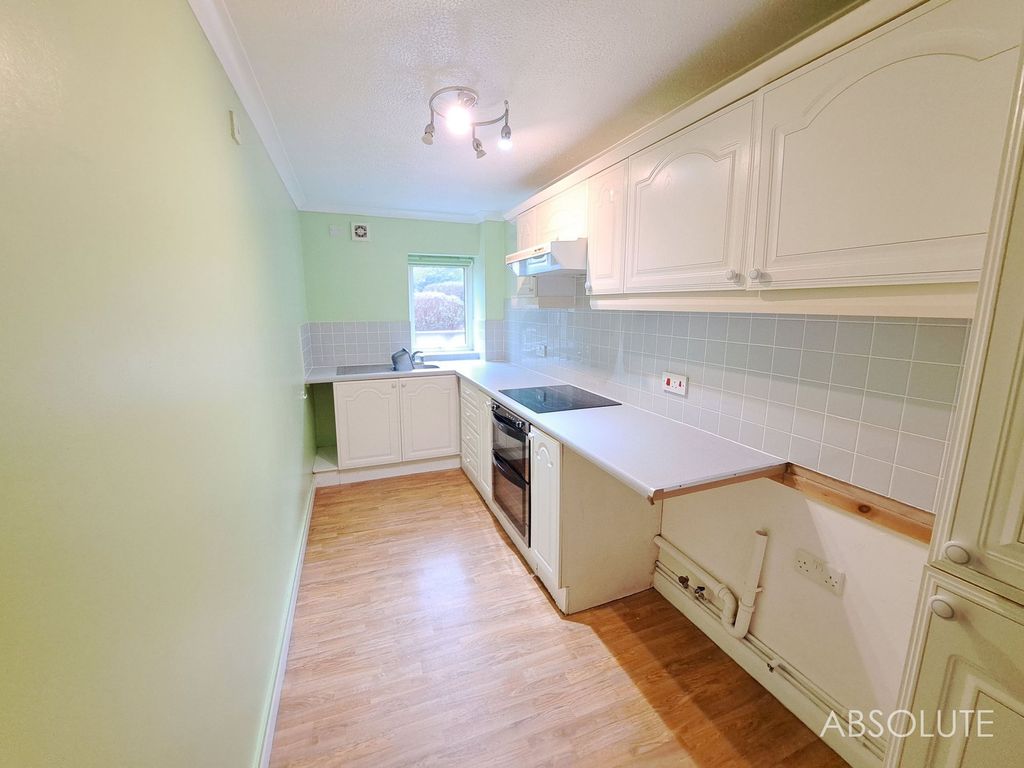 2 bed flat for sale in Totnes Road, Hayes Court Totnes Road TQ3, £135,000