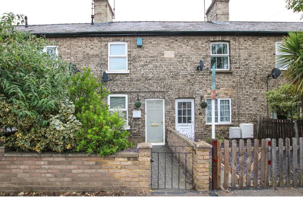 2 bed terraced house to rent in Exning Road, Newmarket CB8, £925 pcm