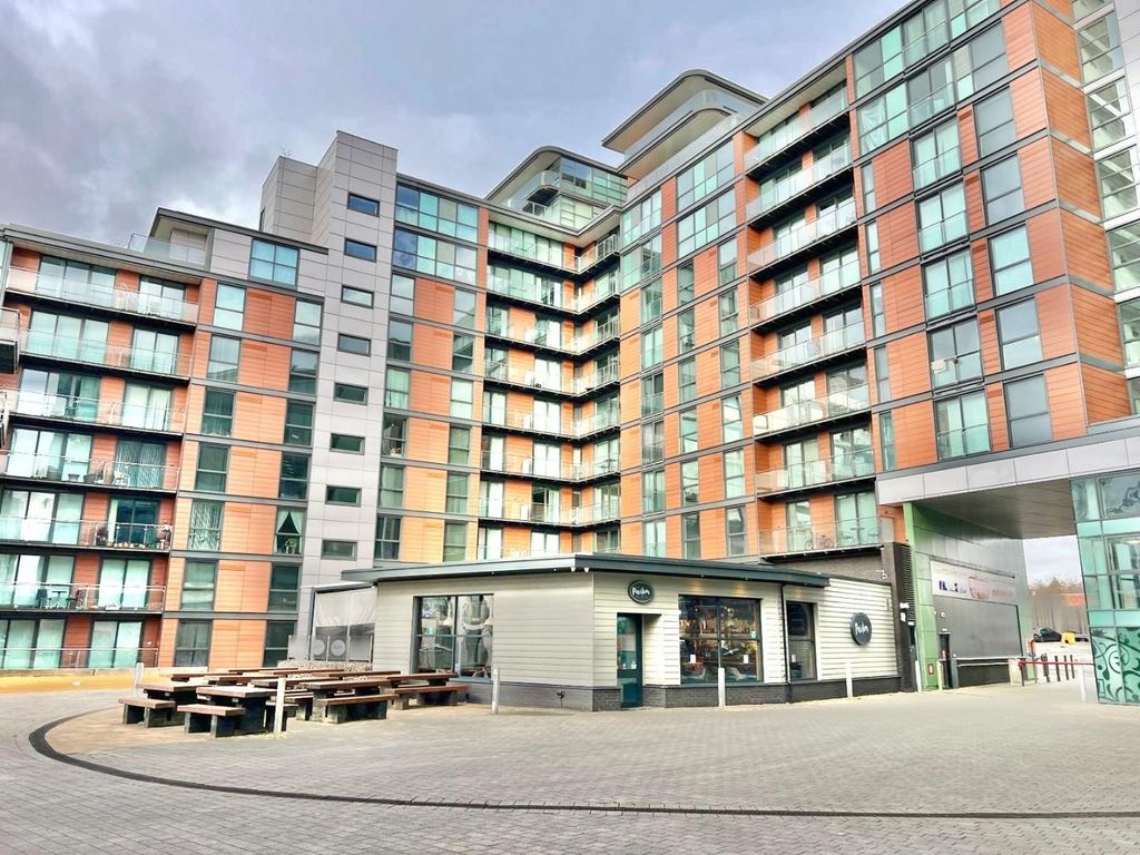 1 bed flat for sale in Fitzwilliam Street, Barnsley S70, £90,000