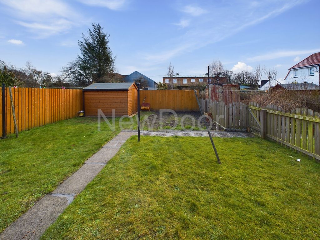 2 bed semi-detached house for sale in Fulwood Avenue, Linwood PA3, £135,000